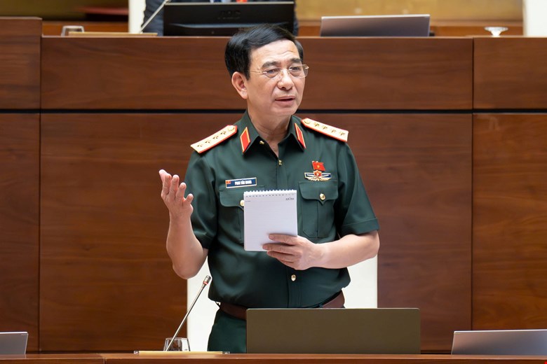 Bộ trưởng Bộ Quốc phòng Phan Văn Giang - ảnh: QH