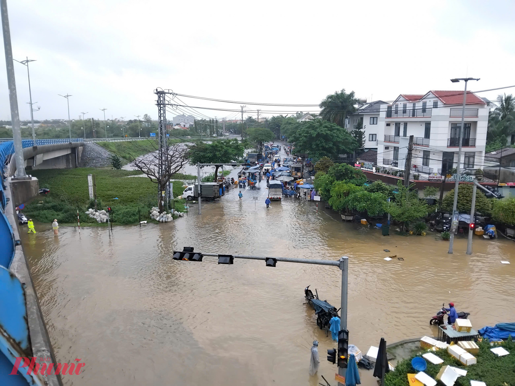 Cơ quan khí tượng cho biết ngập lụt sâu diện rộng tại các vùng trũng thấp ven sông, ngập úng tại các khu đô thị.