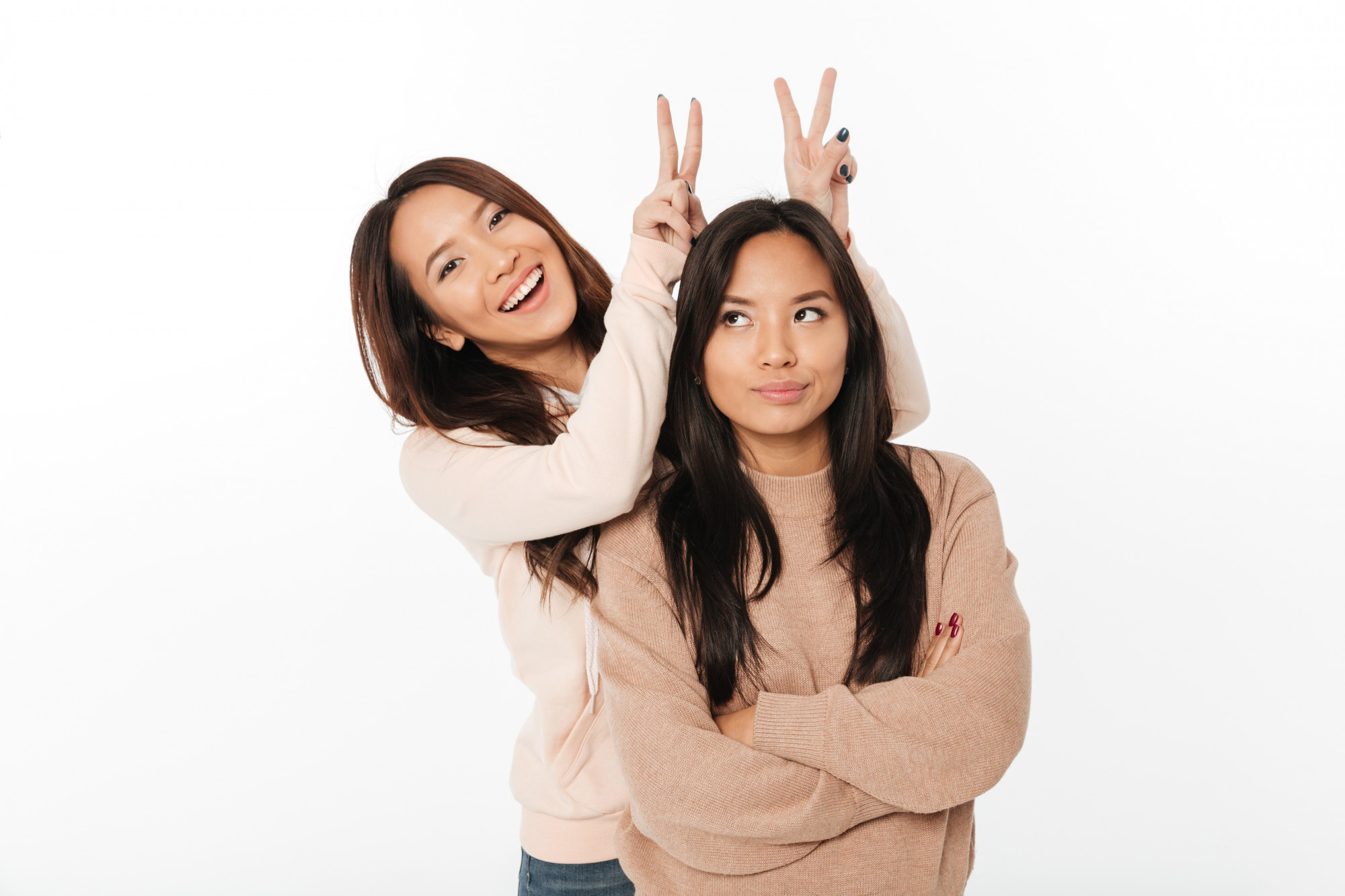 Biết hoàn cảnh tôi khó khăn nhưng bạn thường xuyên khoe hạnh phúc, khoe giàu sang làm tôi tủi thân. Tôi có nên tiếp tục tình bạn này?