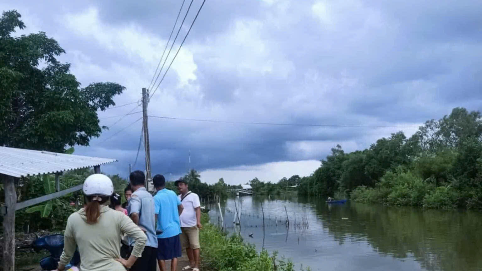 Nơi xảy ra vụ đuối nước khiến bé gái 3 tuổi ở xã Cái Nước tử vong vào ngày 26/10. Ảnh: CTV