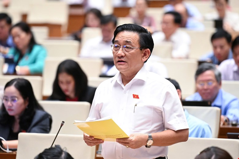 Đại biểu Trần Quốc Tuấn