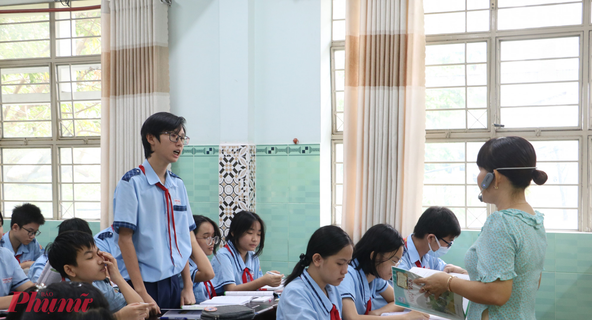 Học sinh lớp Chín Trường THCS Quang Trung trong giờ học môn ngữ văn - Ảnh: Trang Thư