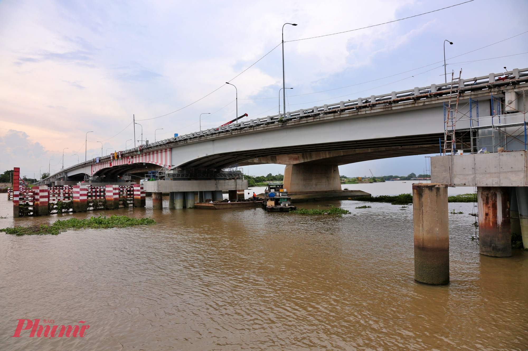 Dự án nâng tĩnh không cầu Bình Phước 1 do Trung tâm Quản lý hạ tầng giao thông đường bộ (Sở Xây dựng TPHCM) làm chủ đầu tư, tổng vốn gần 111 tỷ đồng, dự kiến hoàn thành vào cuối năm 2025. Khi dự án hoàn tất, tĩnh không cầu sẽ đạt đồng bộ với các cầu khác trên sông Sài Gòn, góp phần phát triển mạng lưới giao thông thủy, thúc đẩy hoạt động vận tải hàng hóa, giảm tải cho hệ thống đường bộ và tăng cường kết nối vùng kinh tế trọng điểm phía Nam.