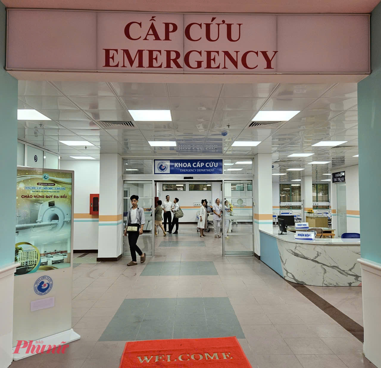 Với Khu Hồi sức - Hồi sức cấp cứu khang trang, hiện đại tại bệnh viện, ảnh Phạm An