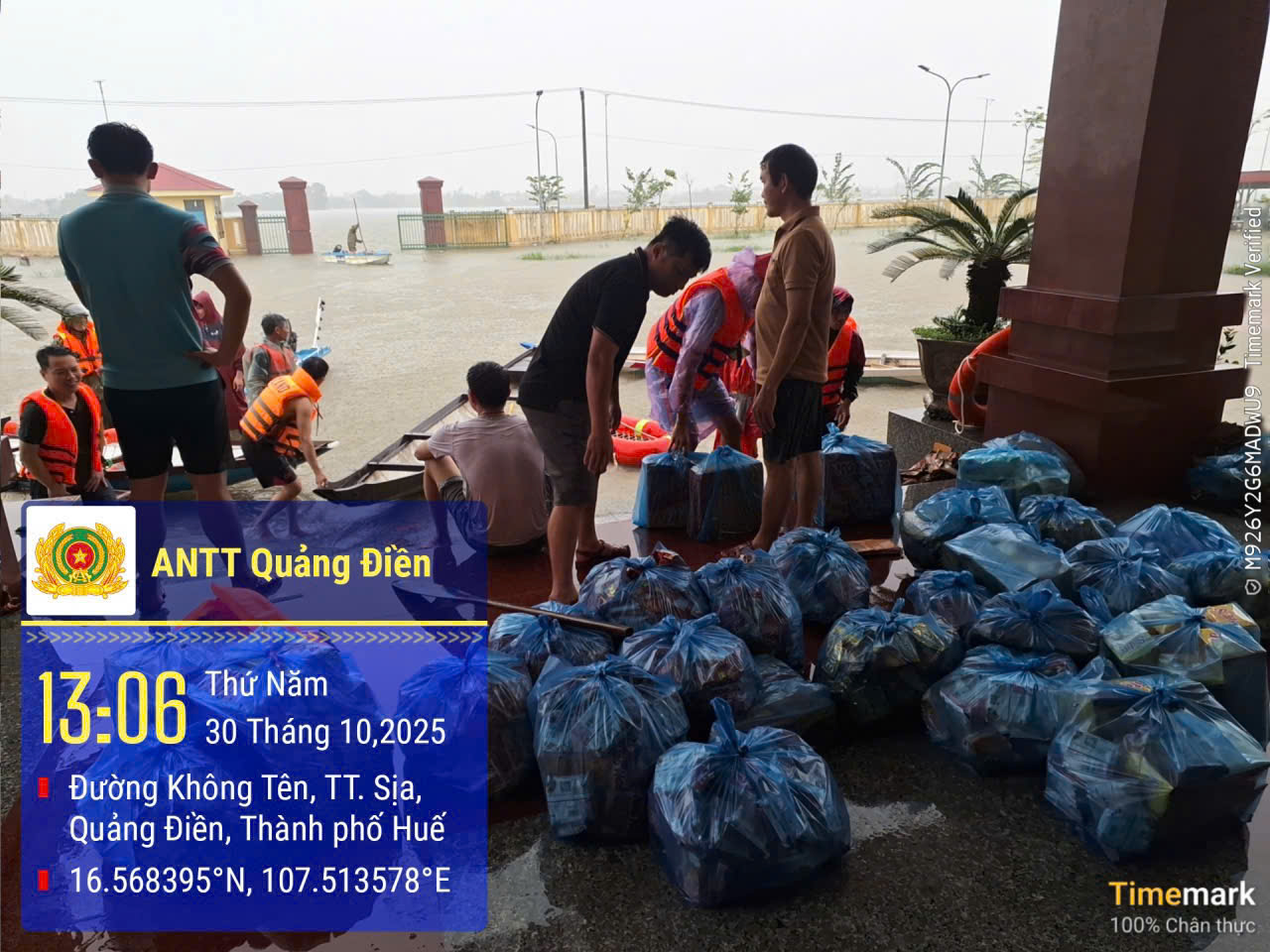 Đoàn từ thiện gồm 6 người may mắn được cứu thoát