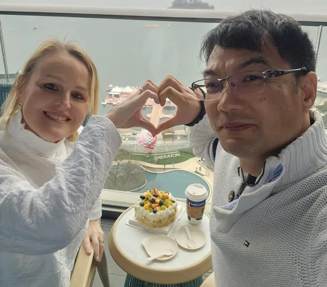 Vợ chồng Wu kỷ niệm 20 năm ngày cưới