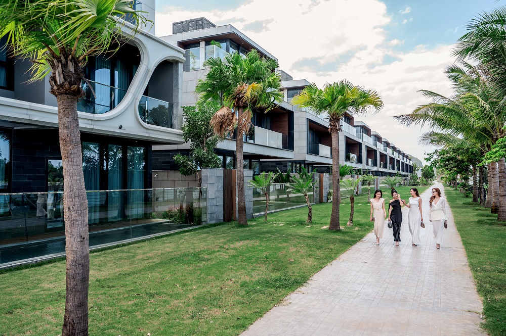 Chuỗi biệt thự mặt sông Regal OneRiver của Regal Group là một trong những biệt thự đáng sống nhất Việt Nam, được khách thuê quốc tế ưa chuộng - Ảnh: Regal Group