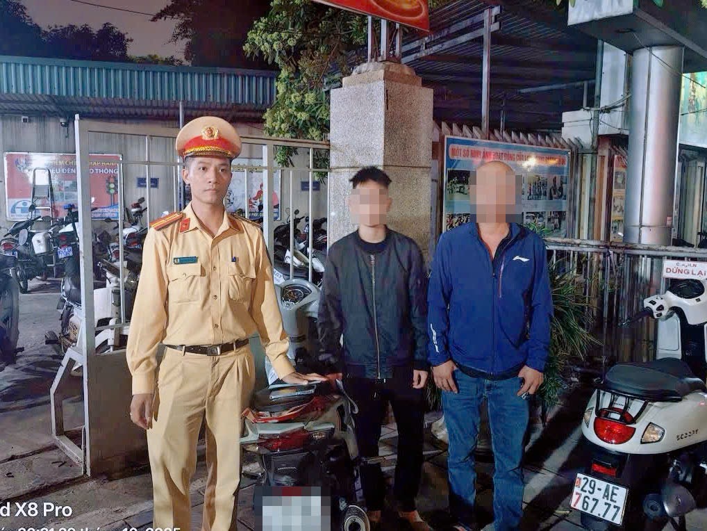 Ngay tối 29/10, CSGT đã mời người điều khiển đưa phương tiện đến cơ quan công an làm việc. Ảnh: Công an cung cấp