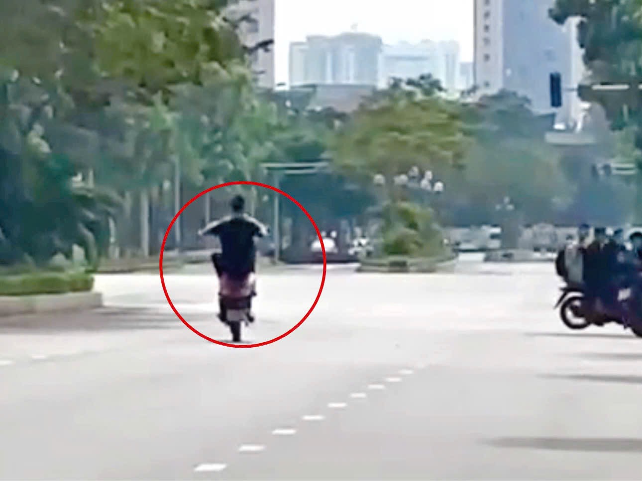 Hình ảnh vi phạm từ clip của người dân. Ảnh: công an cung cấp.