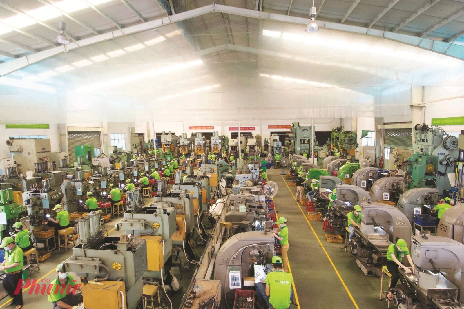 Tổng kim ngạch xuất khẩu tăng, góp phần thúc đây tăng trưởng GDP của Việt Nam cao hơn mức dự báo trước đó