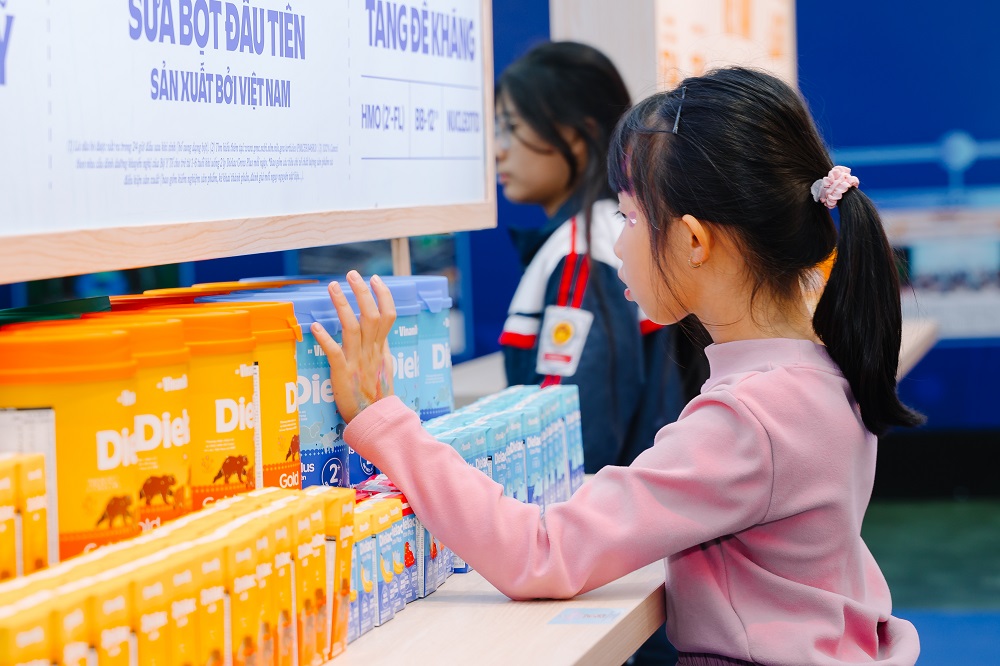 Vinamilk không ngừng đổi mới sản phẩm, đạt chuẩn quốc tế nhằm chăm sóc toàn diện sức khỏe người tiêu dùng - Ảnh: Vi Nam
