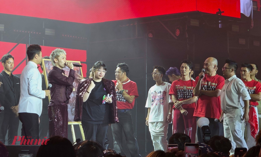 Ca sĩ Kay Trần xúc động cám ơn khán giả