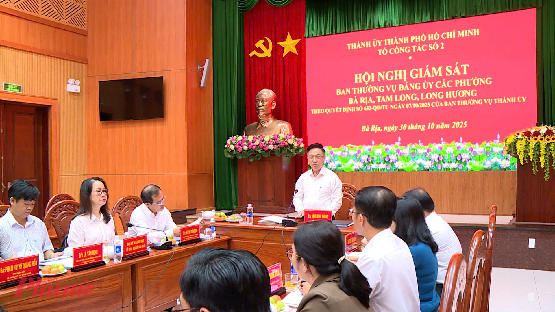 Phó bí thư Thành ủy TPHCM Đặng Minh Thông - đã có buổi làm việc với các phường Bà Rịa, Tam Long và Long Hương - Ảnh: Bích Liên 