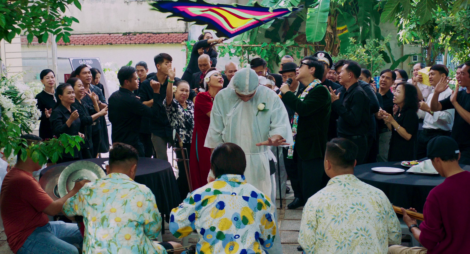 Đám tang là nơi phanh phui bi kịch gia đình trong phim