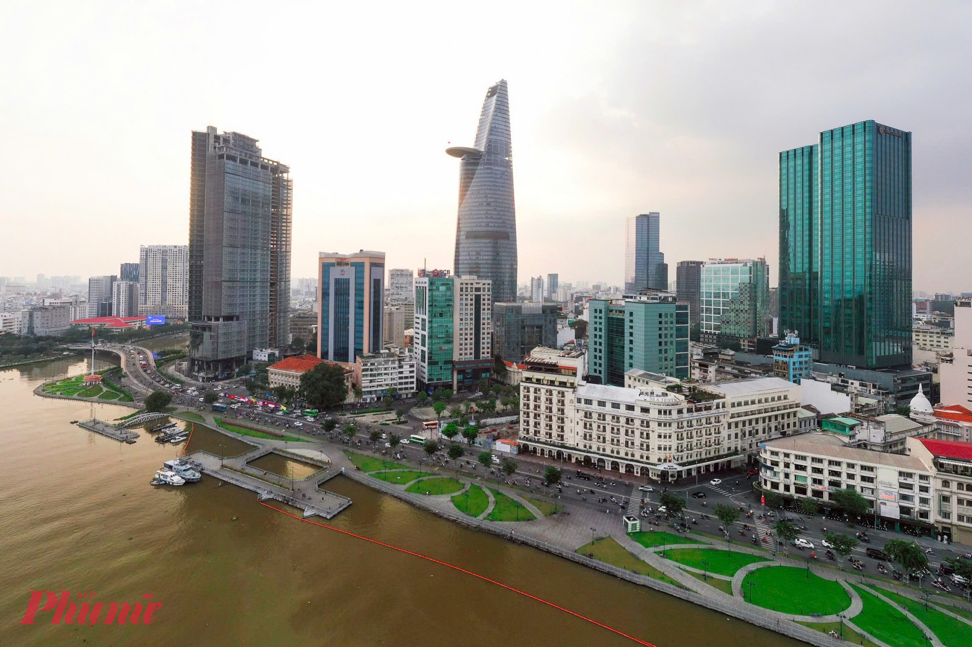 Kinh tế TPHCM tiếp tục ghi nhận tín hiệu tích cực với tăng trưởng mạnh trong lĩnh vực dịch vụ, thương mại, du lịch và vận tải - Ảnh: Vũ Quyền