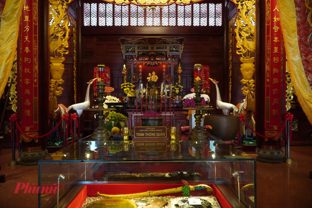 Phường An Khánh - TPHCM: 'Phép cộng' giữa di sản và nhịp sống hiện đại Phía trong khu vực điện thờ của Đình An Khánh