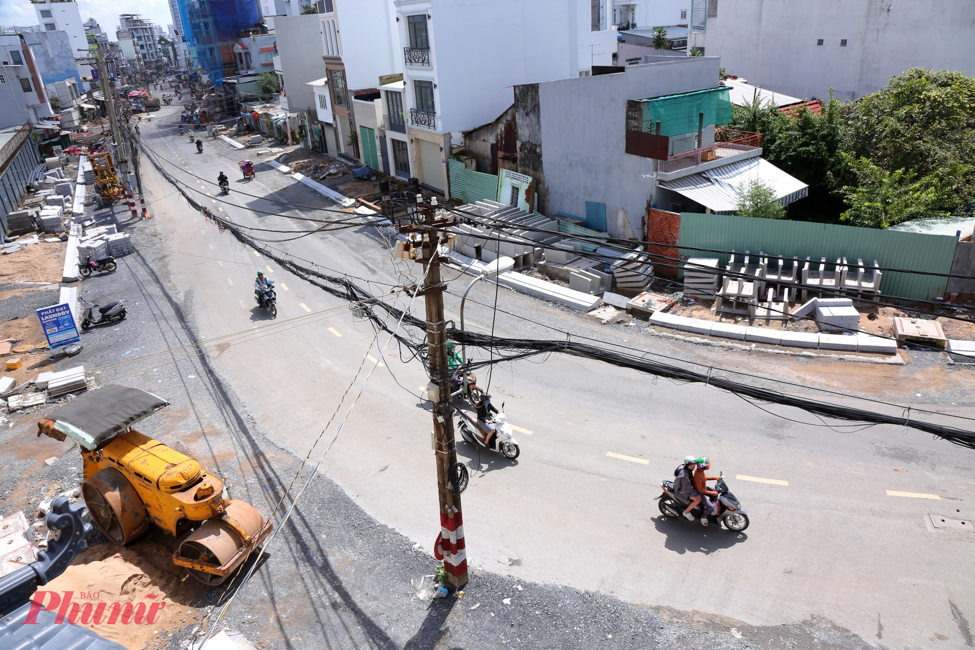 Dự án mở rộng, nâng cấp đường Chu Văn An (đoạn từ ngã 5 Bình Hòa đến đường Phan Chu Trinh) có chiều dài 600m, được mở rộng từ 7m lên 23m được khởi công từ tháng 3/2025, dự kiến hoàn thành trong tháng 12 năm nay
