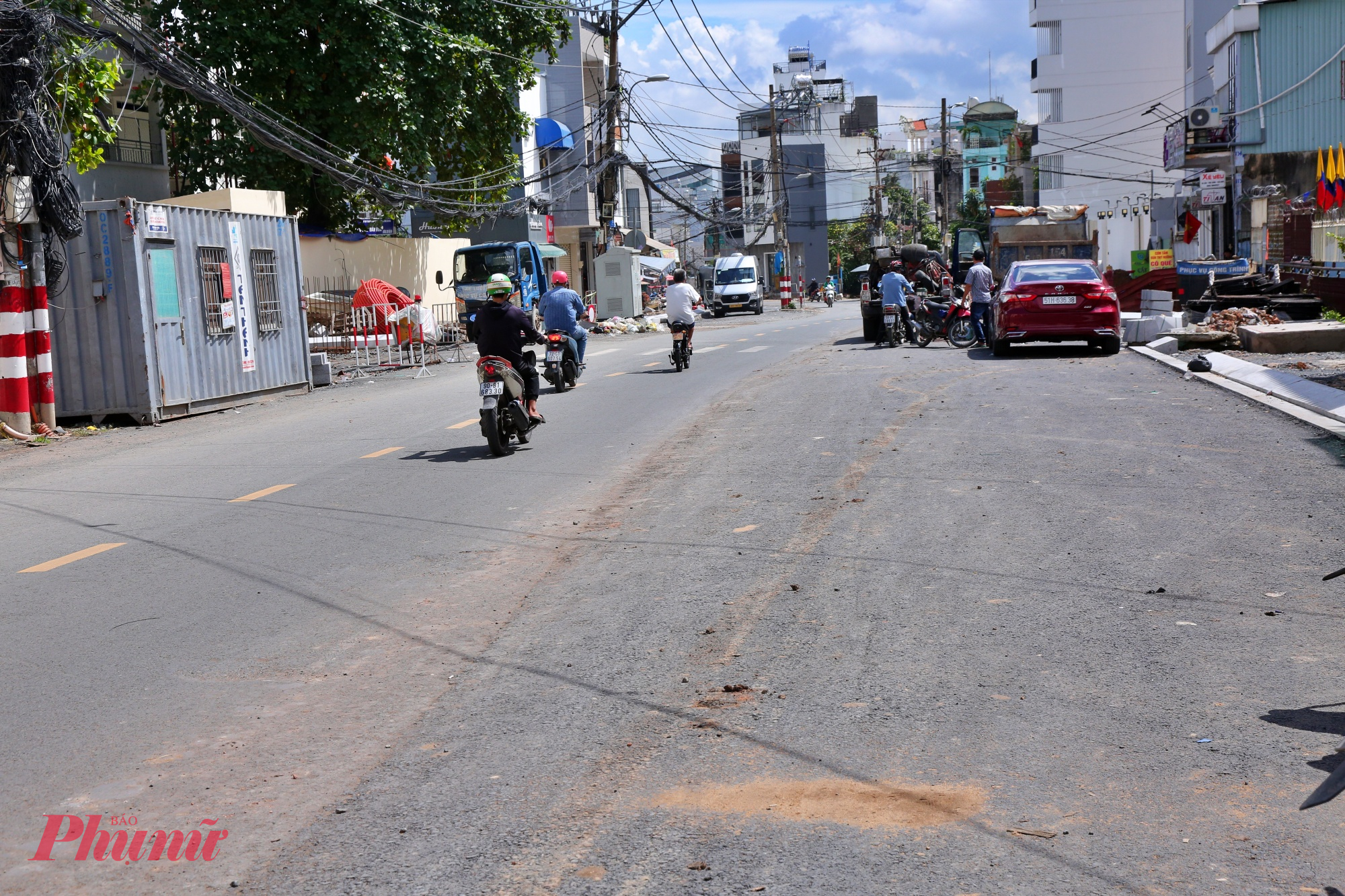 Được biết, nguyên nhân chậm di dời các trụ điện liên quan đến việc điều phối giữa các đơn vị quản lý hạ tầng kỹ thuật. 