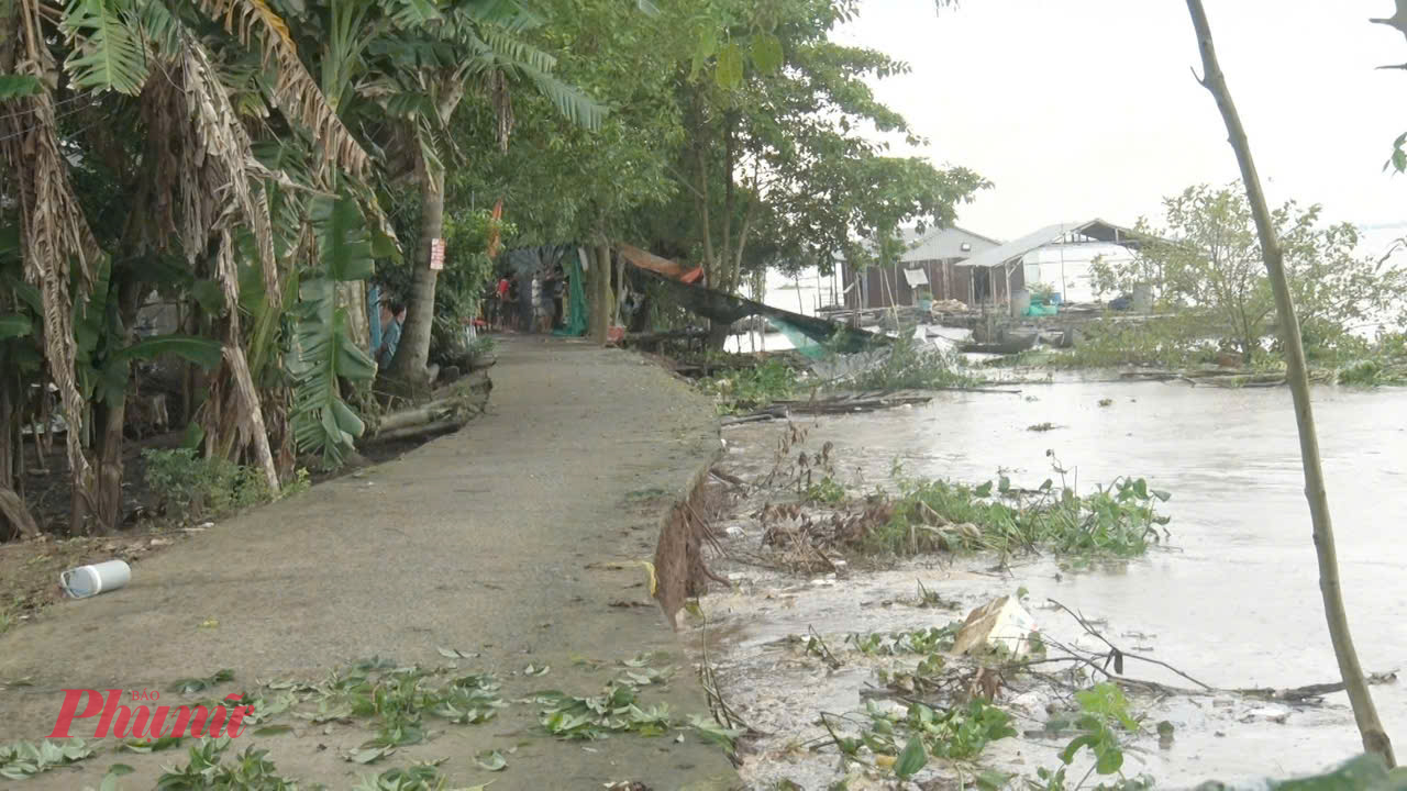 Tuyến đường giao thông bị sạt lở nghiêm trọng - Ảnh CTV