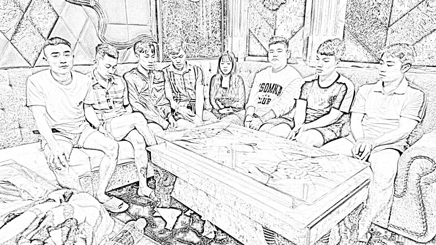 Công an phát hiện các đối tượng sử dụng ma túy tại quán karaoke N.A - Ảnh Văn Vũ