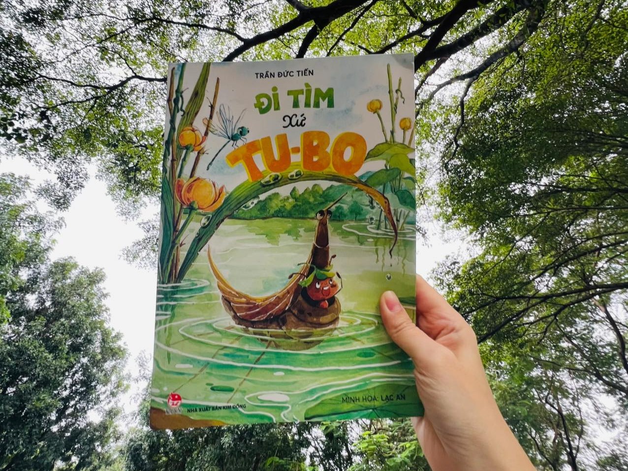 Tác phẩm có phần tranh minh họa của họa sĩ Lạc An - Ảnh: Lam Giang