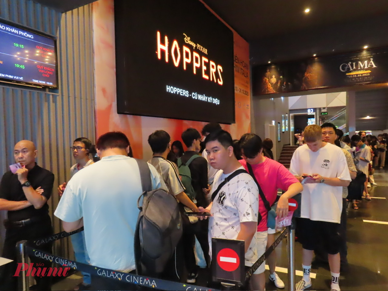 Khán giả trẻ tham dự LHP Ý rất đông