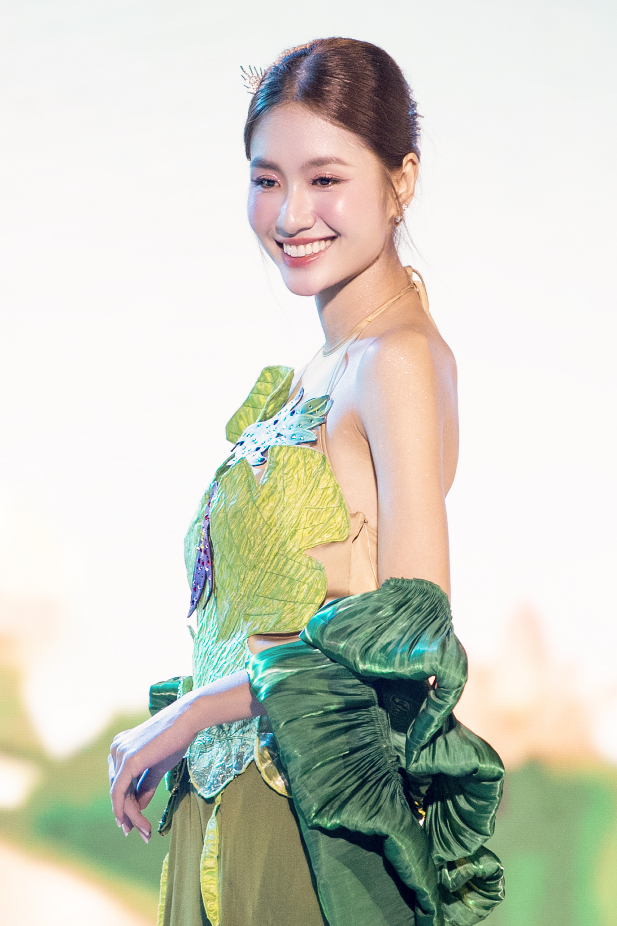 Theo Thanh Hà, rào cản lớn nhất trong việc lan tỏa lối sống xanh và ăn chay không nằm ở việc thiếu thực phẩm hay ít người quan tâm, mà ở nhận thức và thói quen tiêu dùng. Cô cho rằng cần bắt đầu từ việc truyền cảm hứng cho thế hệ trẻ, để các em hiểu rằng mỗi bữa ăn chay đều góp phần bảo vệ môi trường và sự sống. 