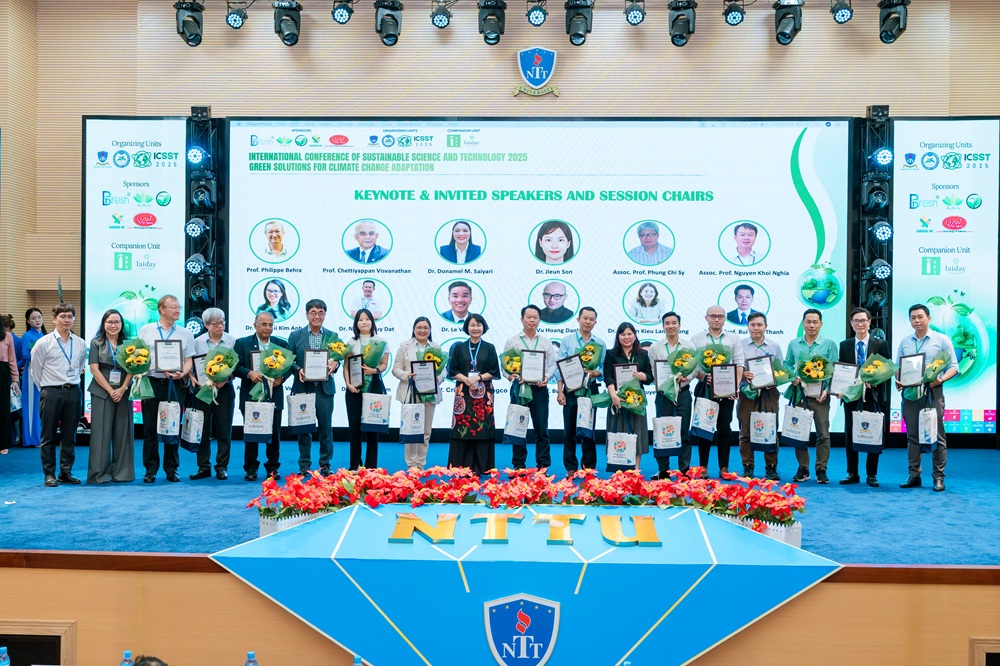NTTU chung tay cùng cộng đồng quốc tế thúc đẩy giải pháp xanh ứng phó biến đổi khí hậu Ảnh: NTTU
