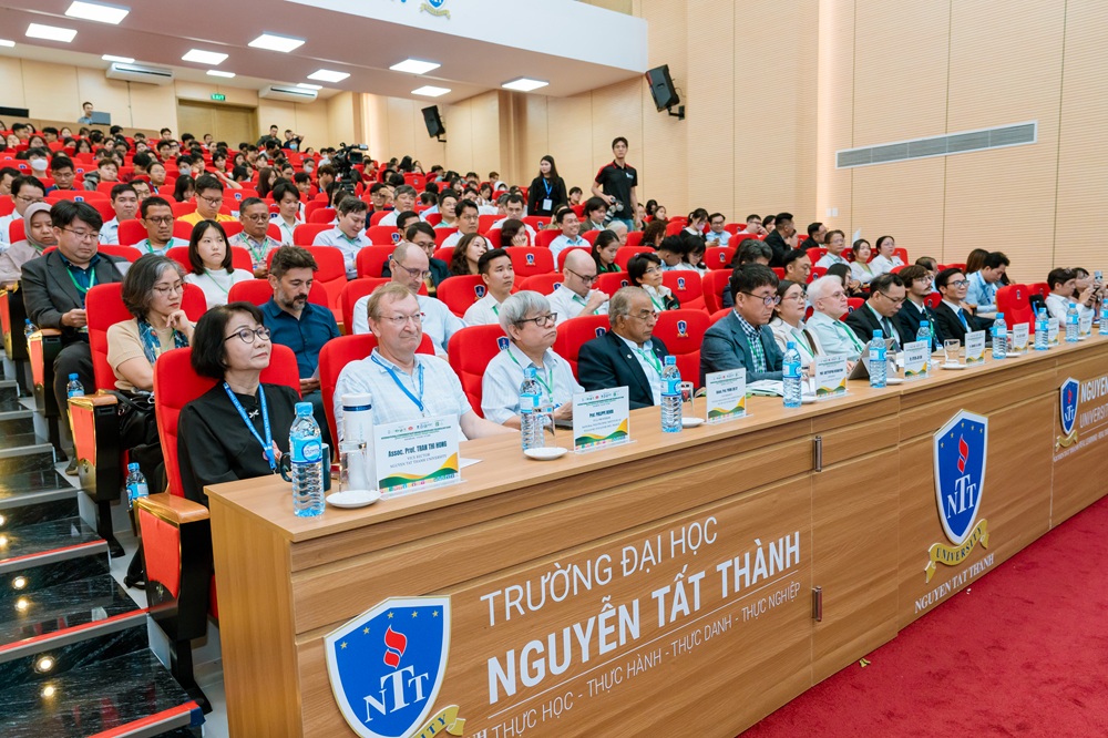 NTTU chung tay cùng cộng đồng quốc tế thúc đẩy giải pháp xanh ứng phó biến đổi khí hậu Ảnh: NTTU