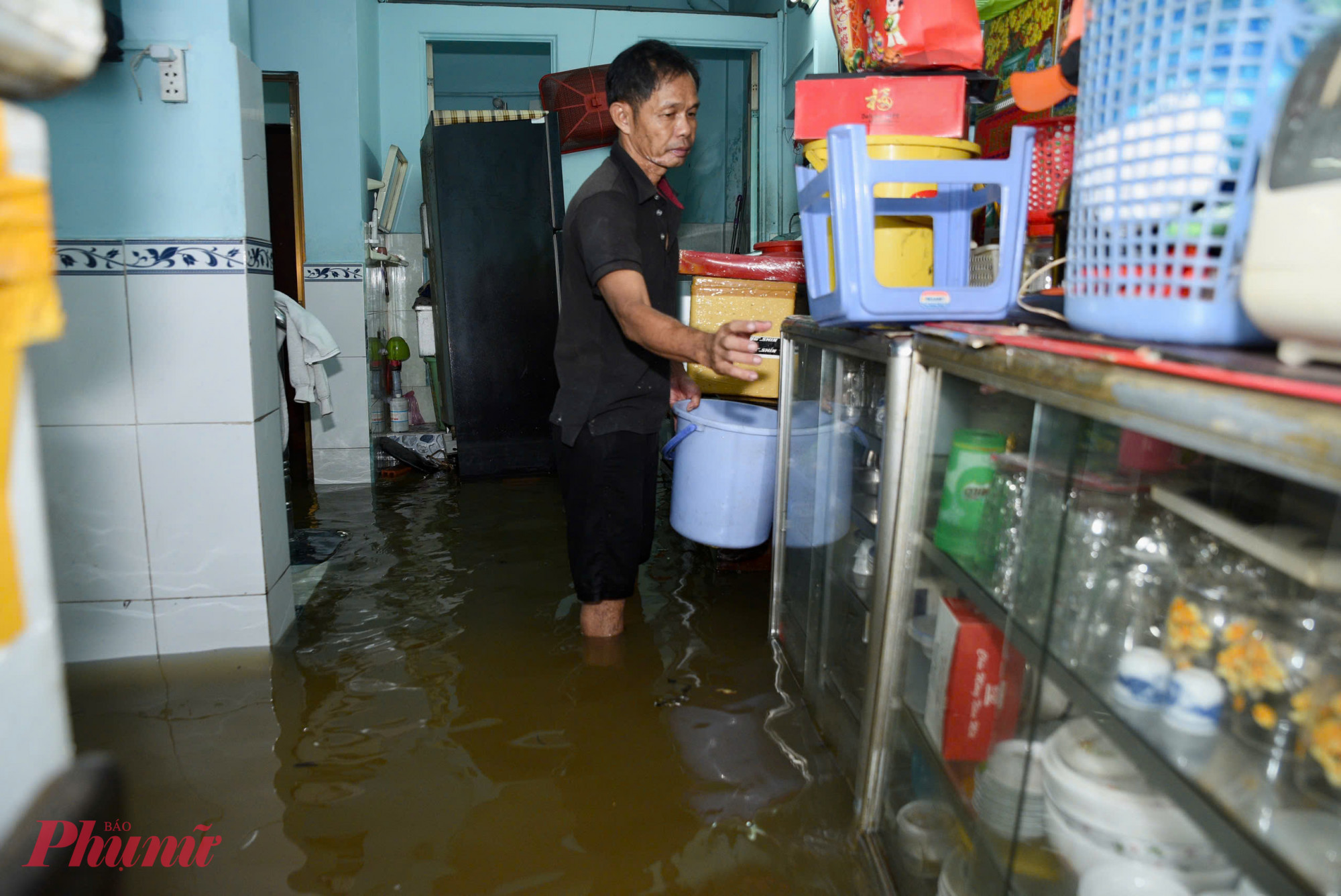 Từ ngày 3/11, TPHCM bước vào đợt triều cường rằm tháng 9 âm lịch với mực nước tăng nhanh, nguy cơ ngập tại nhiều khu vực trũng, ven kênh rạch - Ảnh: Thanh Tâm