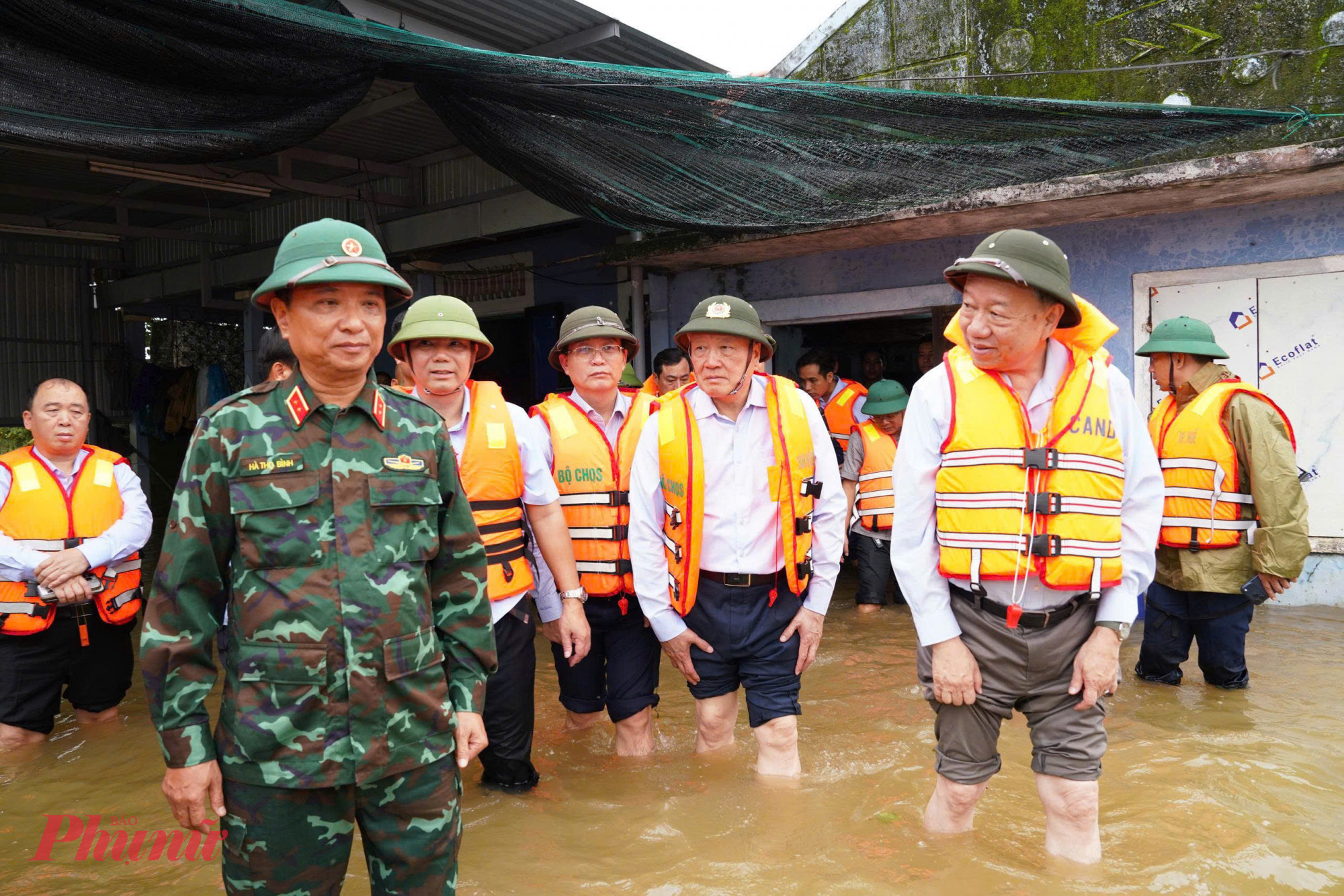 Tổng Bí thư Tô Lâm cùng đoàn công tác chính phủ vào thăm bà con thôn Mai Dương xã Quảng Điền