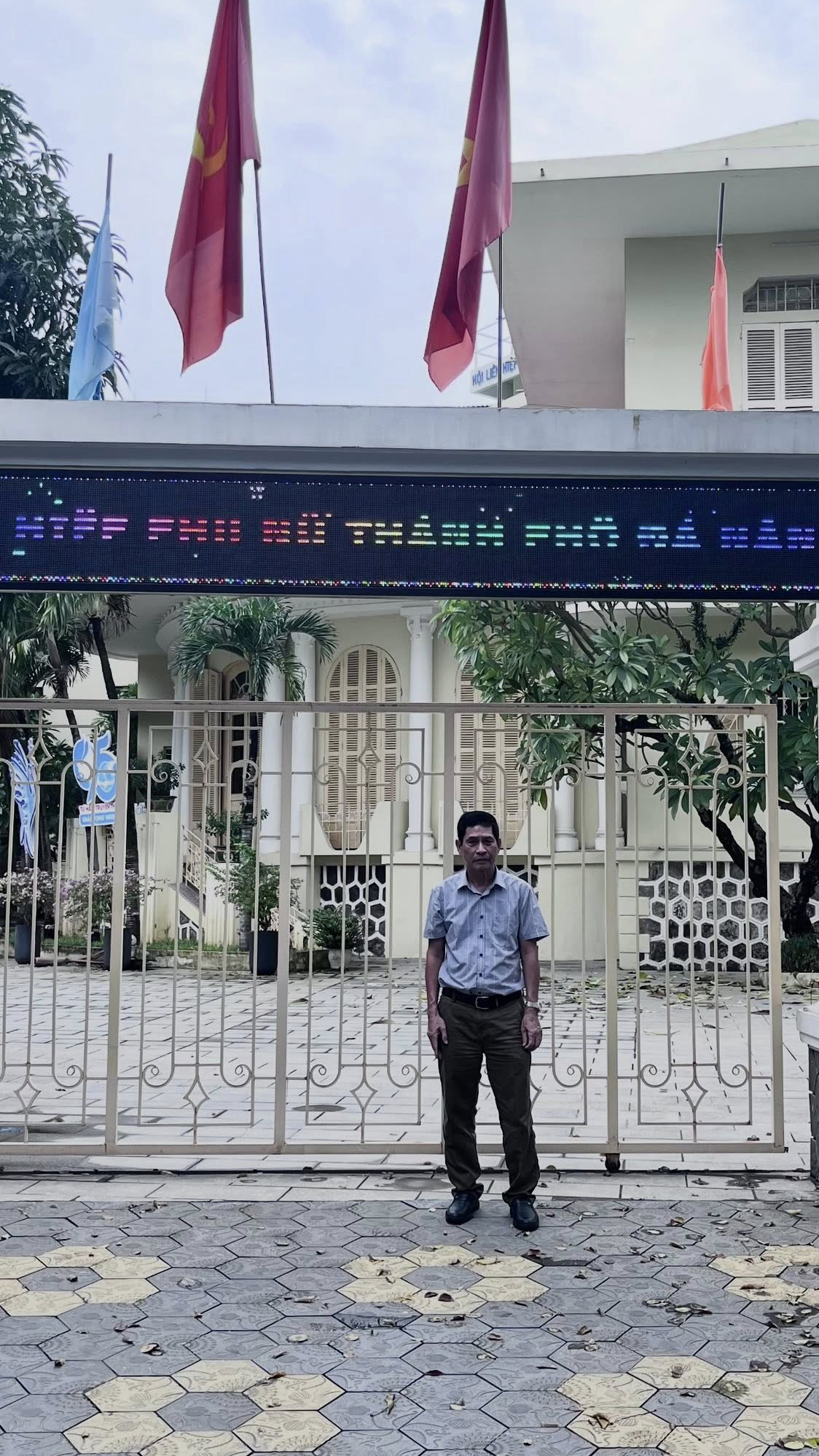 NSND Huỳnh Hùng - nguyên Giám đốc Sở Văn hoá-Thể thao Đà Nẵng - đề nghị thành phố công trình kiến trúc nghệ thuật thời Pháp thuộc còn lại hiếm hoi này nên tiếp tục bố trí cho Hội LHPN hoặc cho ngành văn hoá thì phù hợp hơn bố trí cho các cơ quan chính quyền. 