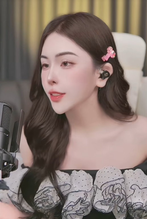 Ảnh:Nhân vật cung cấp