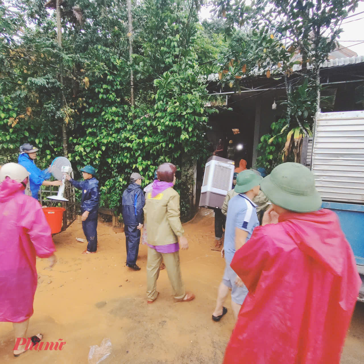 Hiện xã đã cho di dời dân đến nơi an toàn, không có thiệt hại về người.