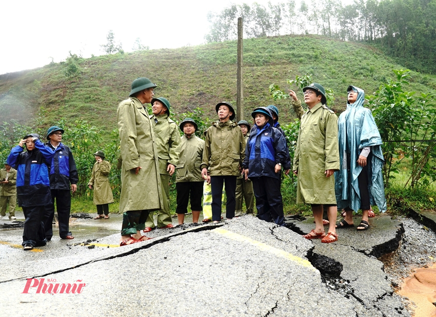 Thành phố đã giao các đơn vị chuyên môn đánh giá tổng thể hiện trạng sạt lở, xây dựng giải pháp lâu dài, đồng thời phối hợp với các nhà máy thủy điện trên địa bàn để điều tiết nước hợp lý, bảo đảm an toàn cho vùng hạ du.