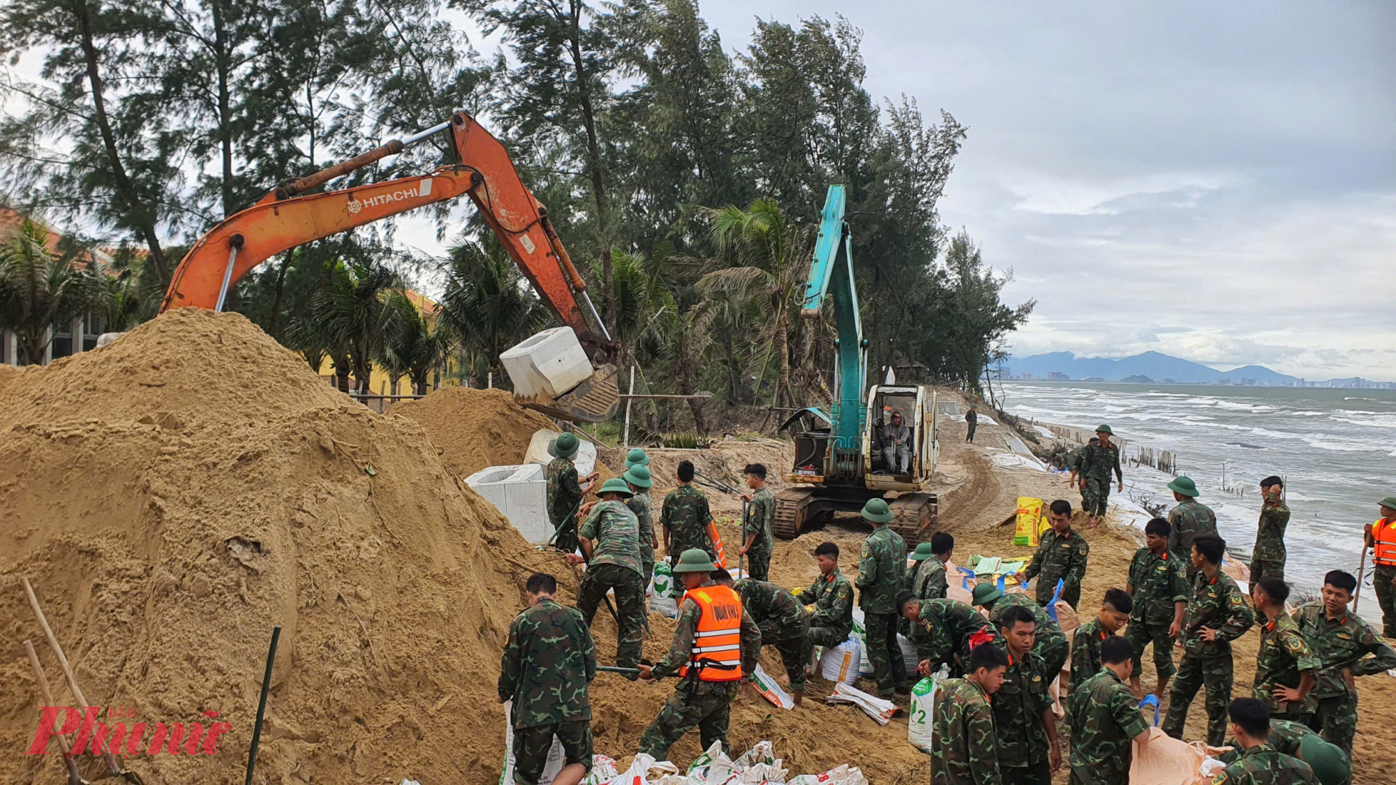 Theo kế hoạch, quân đội sẽ làm nhanh nhất có thể trước khi bão số 13 ảnh hưởng trực tiếp vào bờ.