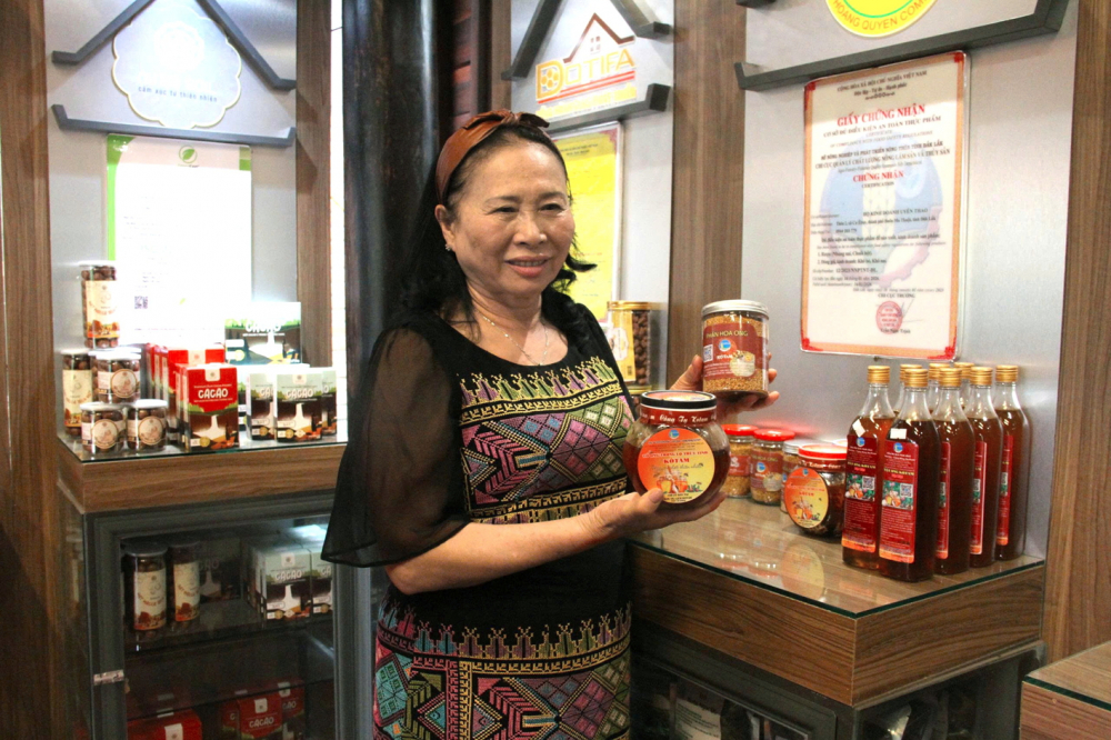 Gieo mầm xanh giữa đại ngàn Quá trình hoạt động du lịch, bà Nguyễn Thị Ngọc Anh luôn chú trọng nâng cao giá trị nông sản địa phương