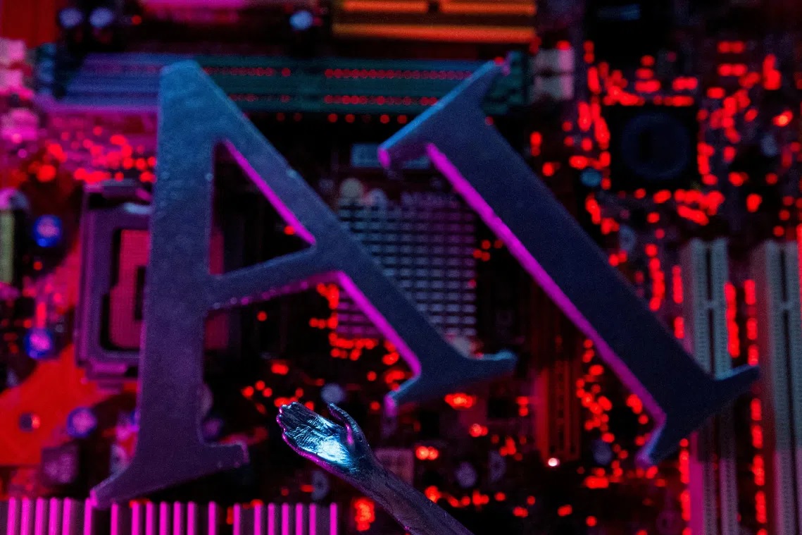 Hầu hết video, hình ảnh deepfake xuất hiện trên internet, chứa nội dung đồi trụy. Ảnh: TheStraitsTimes