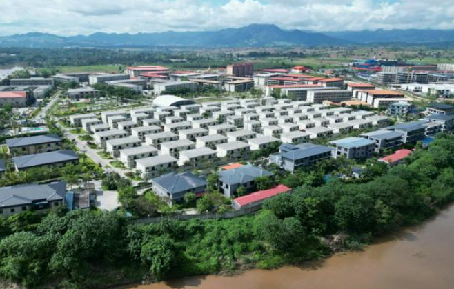 Các trung tâm lừa đảo trực tuyến đã mọc lên như nấm trên khắp Đông Nam Á, tiêu hao hàng tỷ đô la hàng tỷ đô la hàng năm của những nạn nhân không nghi ngờ trong những mối tình lãng mạn phức tạp và lừa đảo tiền điện tử