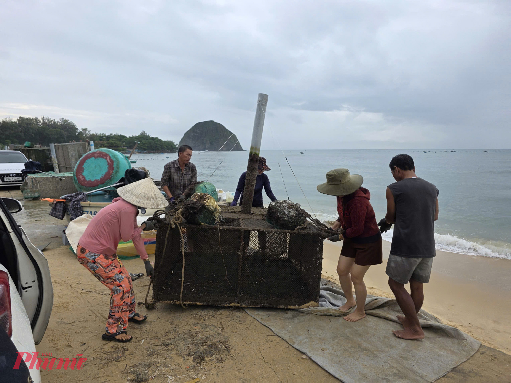 Tỉnh Đắk Lắk yêu cầu các cơ quan, đơn vị, địa phương bằng mọi biện pháp thông tin đến chủ tàu, thuyền trưởng tàu thuyền, phương tiện còn hoạt động trên biển biết về diễn biến và dự báo hướng di chuyển của bão - Ảnh: M.N.