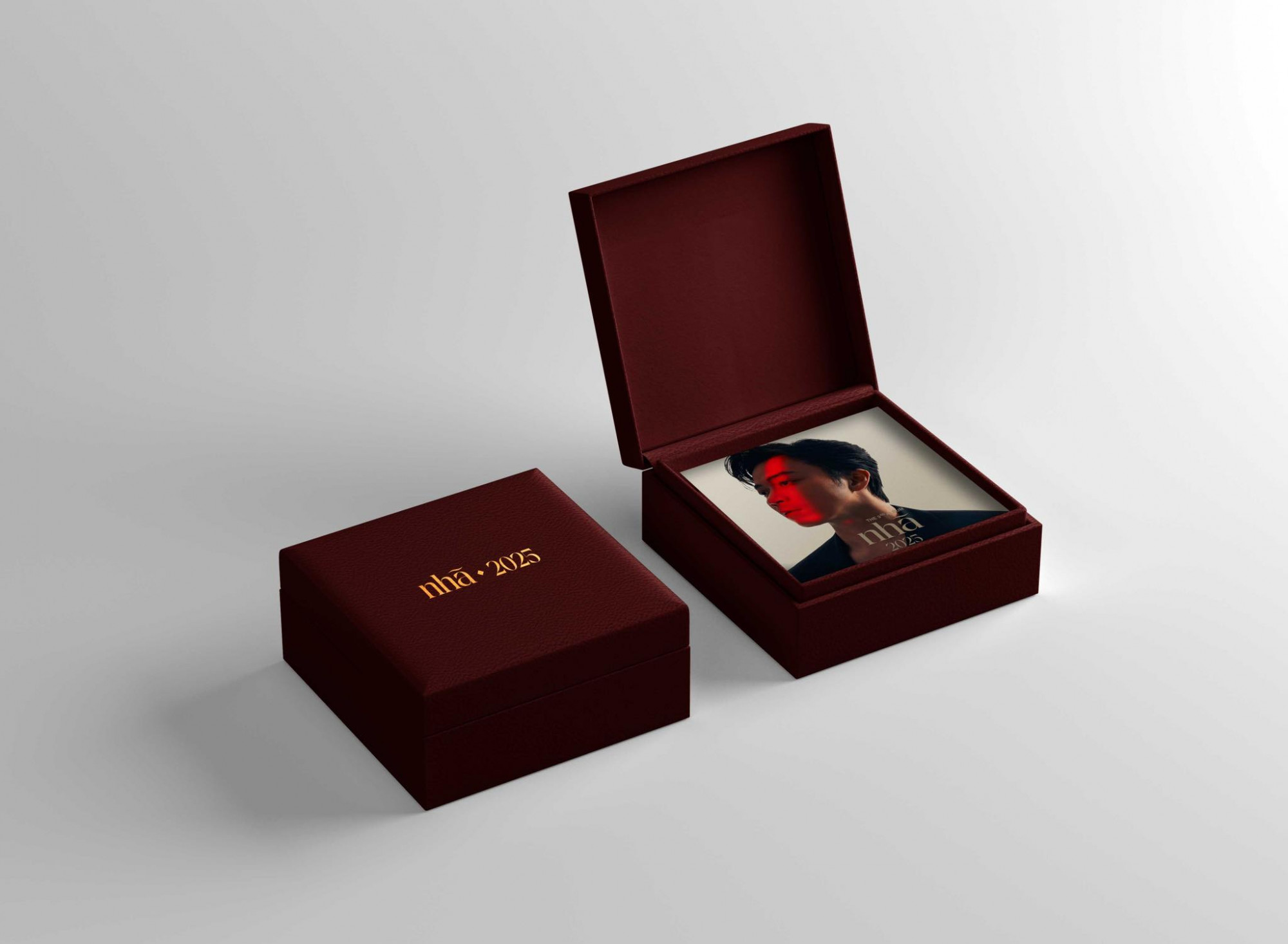 Lân Nhã cho biết đây là album đầu tiên thử sức kết hợp với nhiều đơn vị để sản xuất