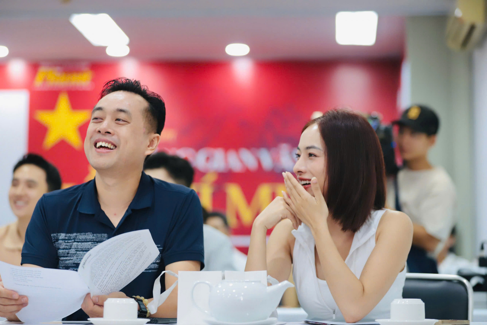 Vợ chồng nhạc sĩ Dương Khắc Linh tại buổi họp báo ra mắt giải đấu - Ảnh: Thành Lâm