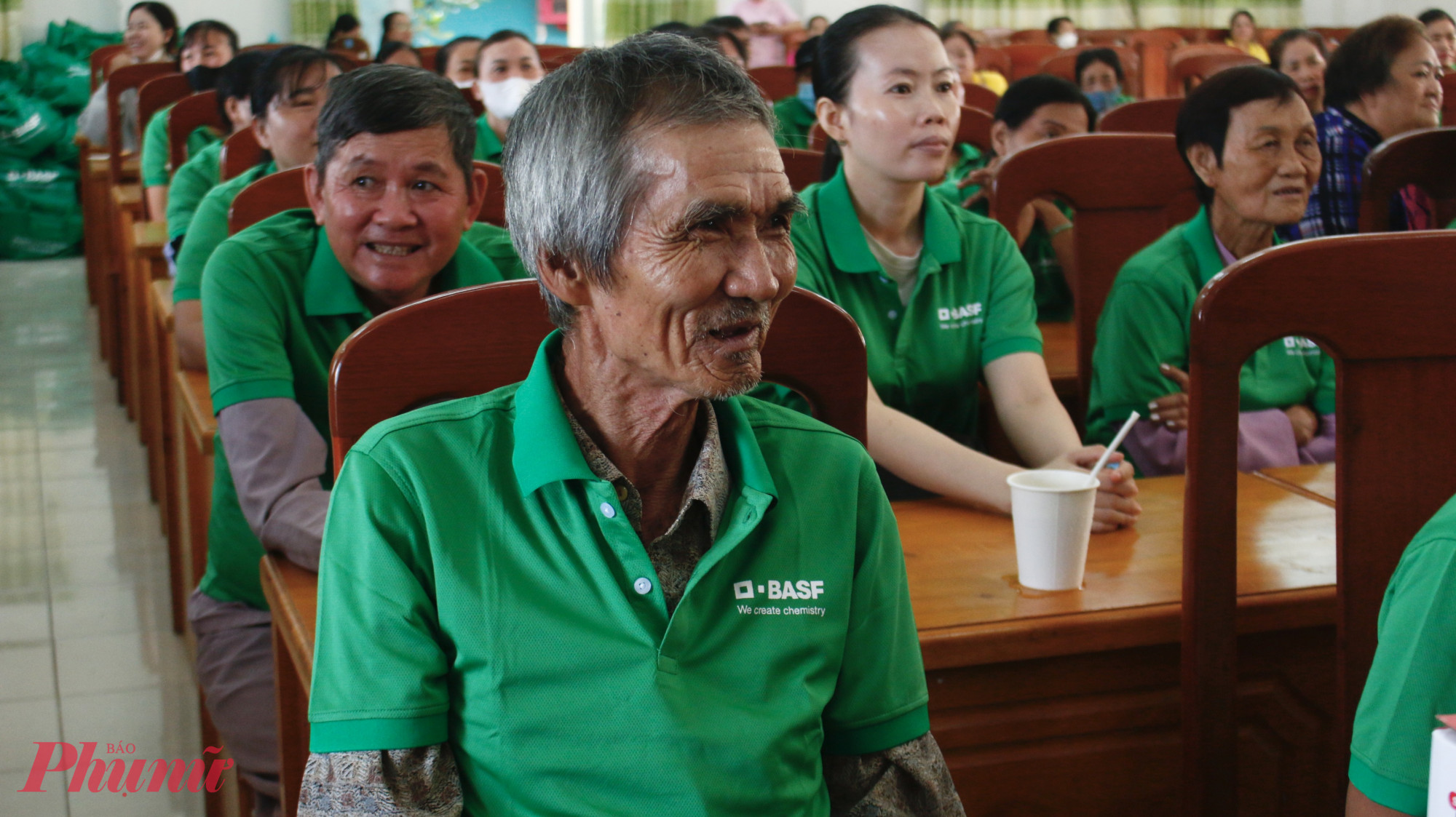  Các“sứ giả môi trường thầm lặng”vui vẻ tham dự chương trình