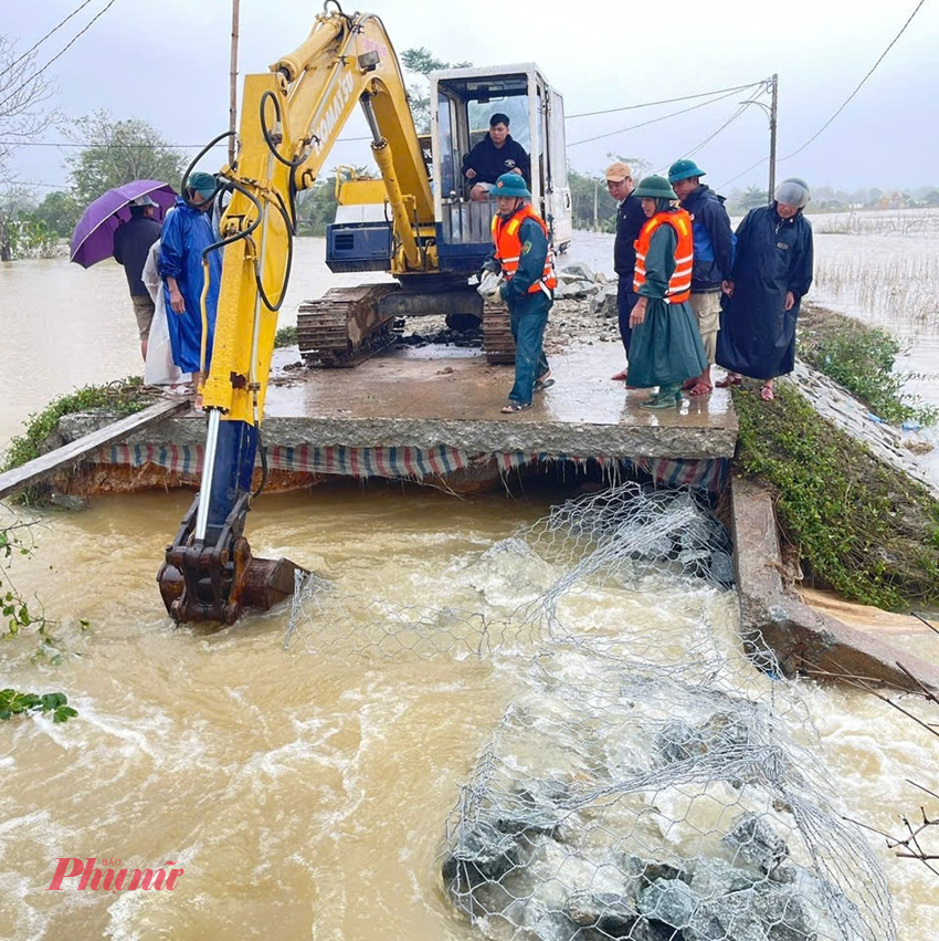 Đoạn đê bị vỡ từ thôn Niêm Phò đến thôn Nho Lâm  là tuyến đê huyết mạch nối từ xã Quảng Điền lên Đan Điền