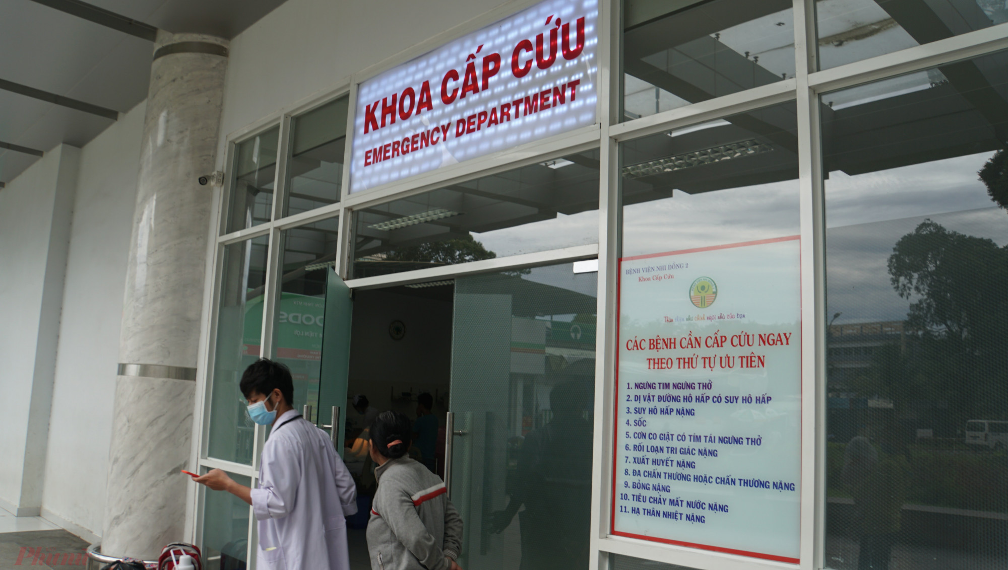 Nhờ được cấp cứu kịp thời, bé gái đã qua nguy kịch, ảnh minh họa