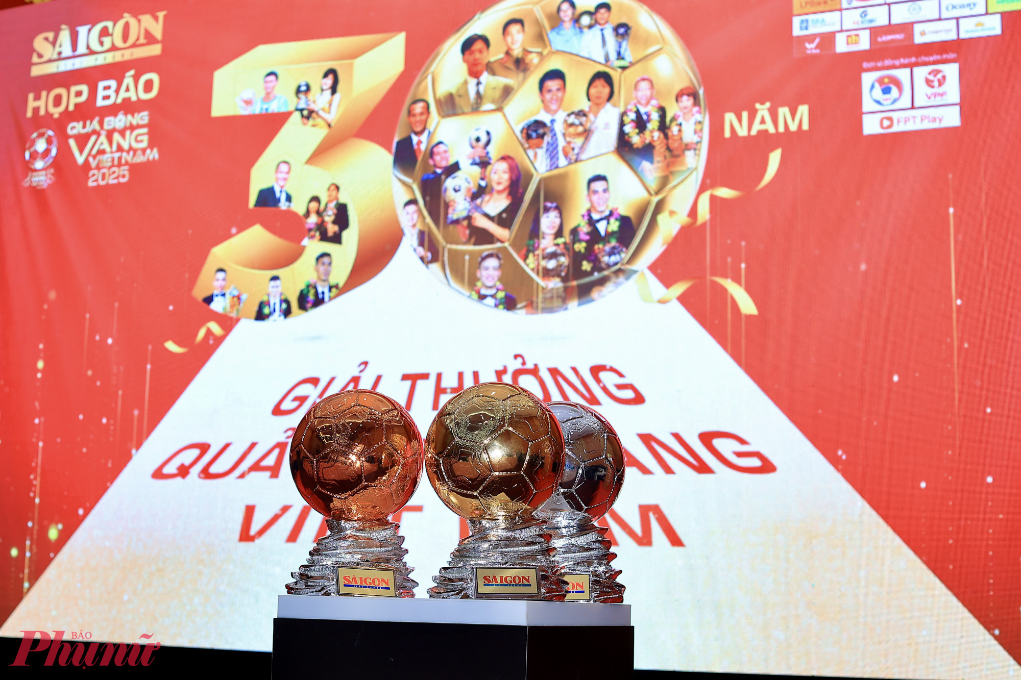 Giải thưởng Quả bóng vàng Việt Nam đã bước qua năm thứ 30.