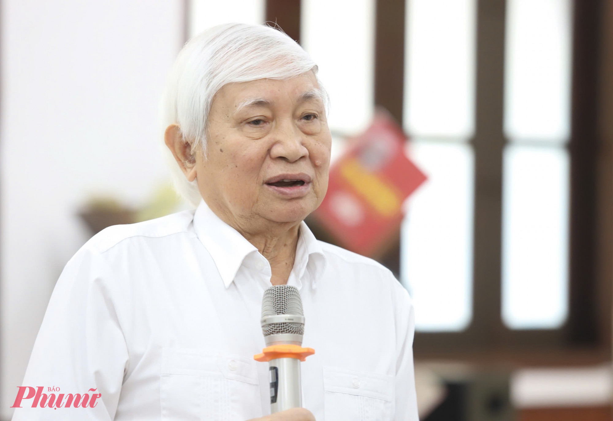 Đài tưởng niệm nạn nhân COVID-19 tại TPHCM: Giữ mảng xanh, ký ức, để thành phố không quên những ngày đã qua PGS.TS Phan Xuân Biên - Phó chủ tịch Hội Khoa học Lịch sử Việt Nam phát biểu tại tọa đàm - Ảnh: Thanh Tâm