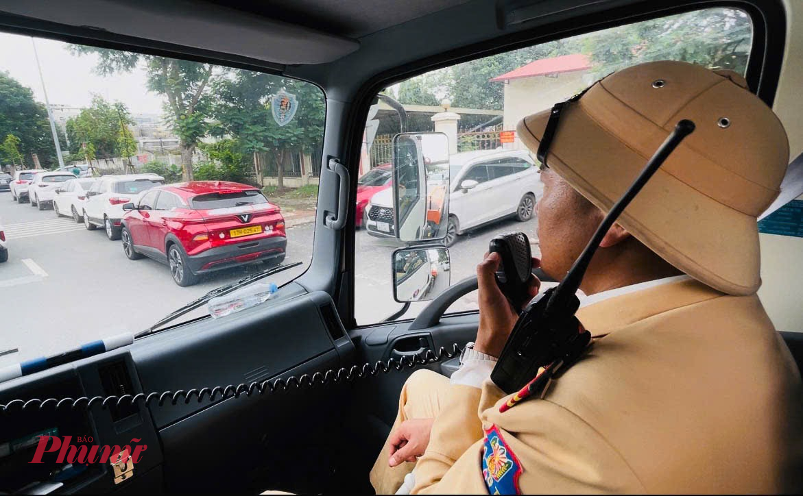 Cảnh sát tuần tra, phát hiện hàng loạt trường hợp vi phạm.