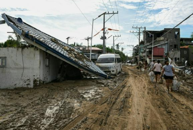 Số người chết ở Philippines lên tới 140 người trước khi bão Kalmaegitiến về Việt Nam