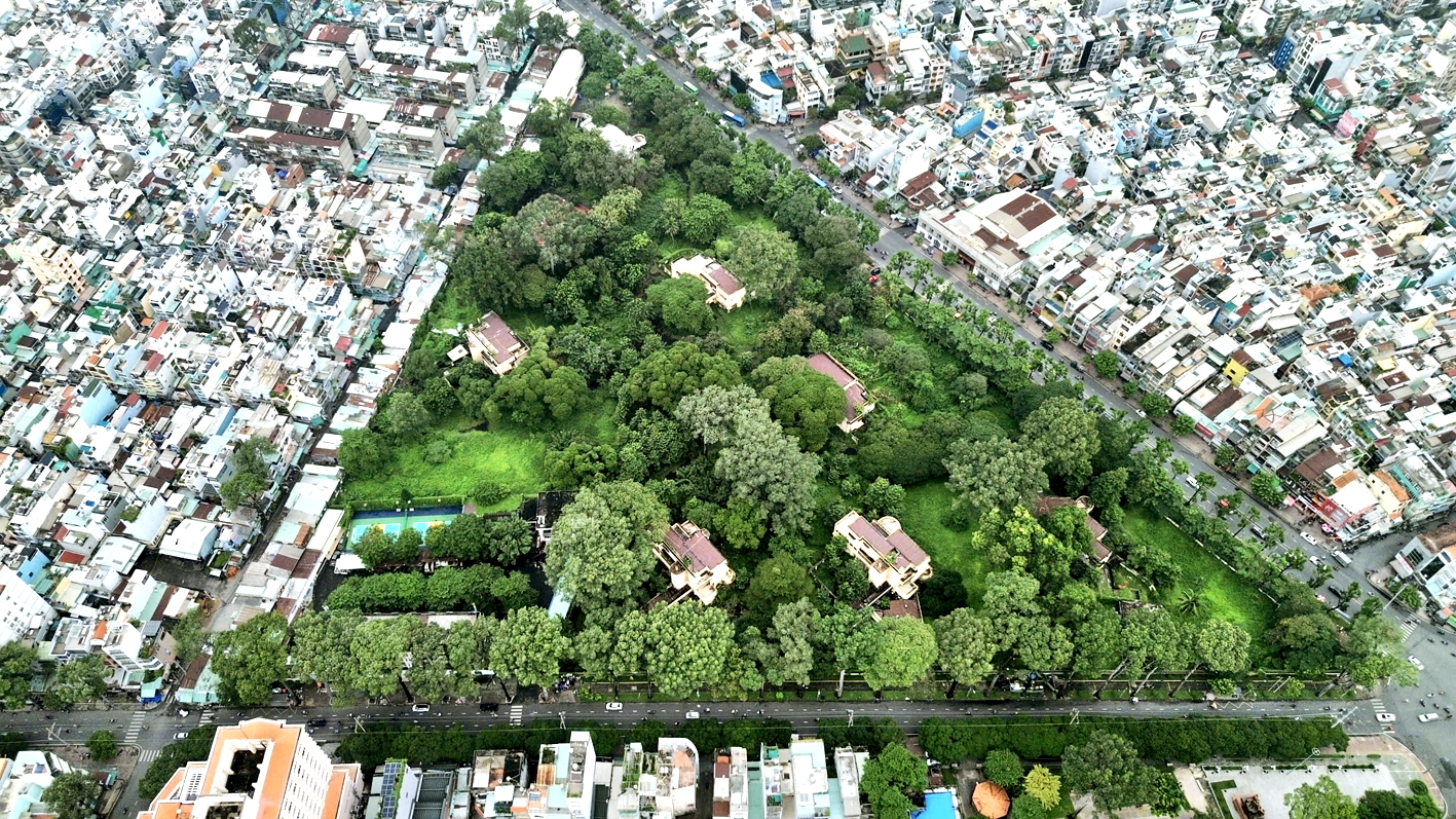 Từ nỗi đau đại dịch đến biểu tượng của sự kiên cường và niềm hy vọng Khu “đất vàng” số 1 Lý Thái Tổ, phường Vườn Lài sẽ là nơi để xây dựng đài tưởng niệm nạn nhân COVID-19 - ẢNH: ANH TÚ